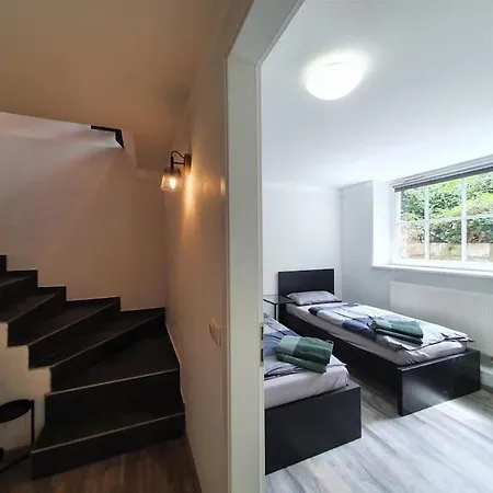 Privates Ruhiges Haus Im Herzen Der Neustadt *