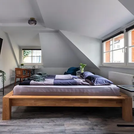 Privates Ruhiges Haus Im Herzen Der Neustadt *