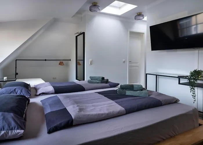 Privates Ruhiges Haus Im Herzen Der Neustadt Apartament *